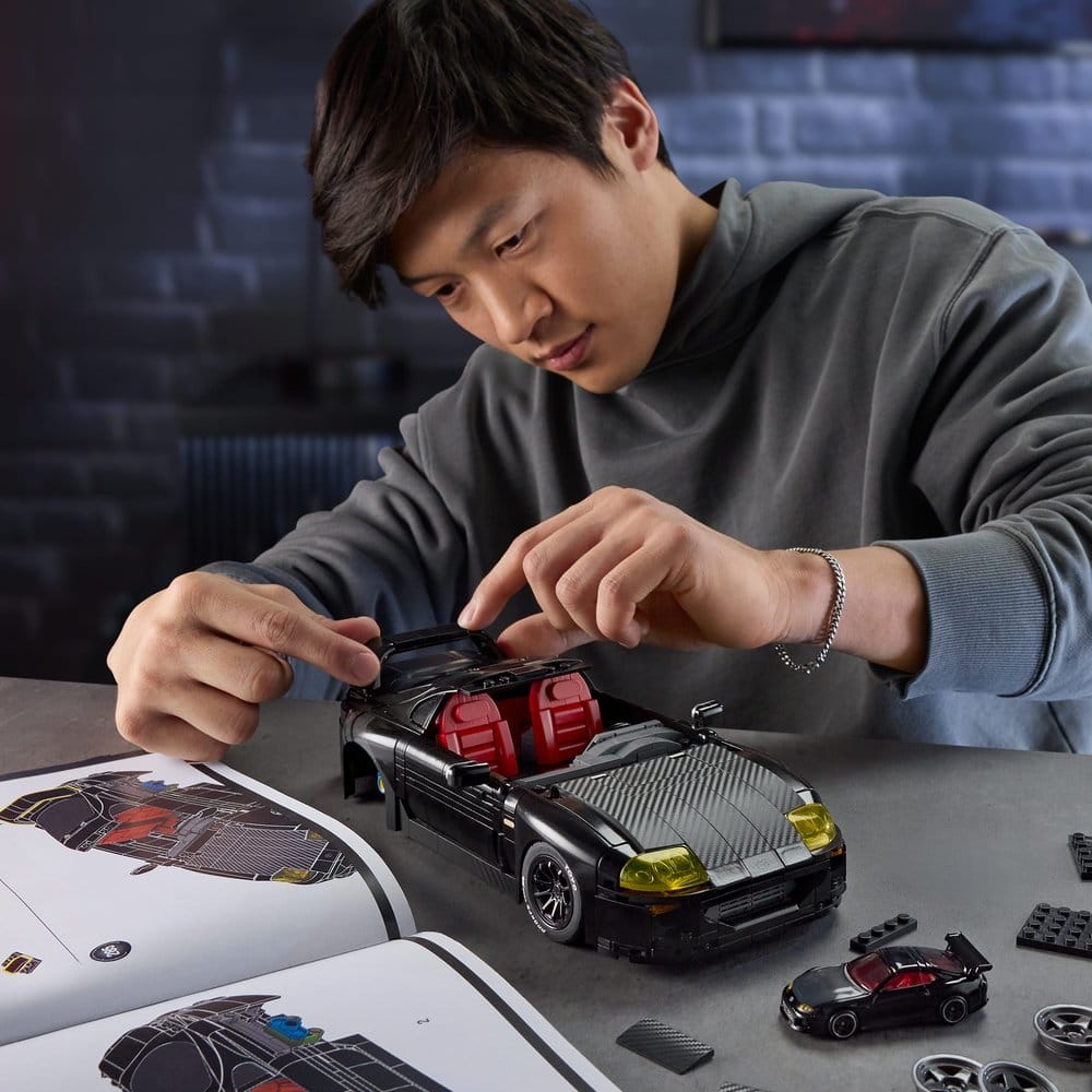 Hot Wheels Elite Mattel Brick Shop Building Set 1/16 '94 Toyota Supra MKIV