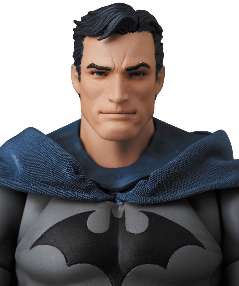 DC Comics MAFEX Action Figure Batman Hush Ver. (Reproduction) 16 cm
