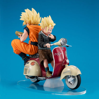 Dragonball Z 05 Desktop Real McCoy PVC Diorama Super Saiyan Son Goku & Super Saiyan Son Gohan & Motorbike 16 cm Statues