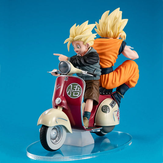 Dragonball Z 05 Desktop Real McCoy PVC Diorama Super Saiyan Son Goku & Super Saiyan Son Gohan & Motorbike 16 cm Statues