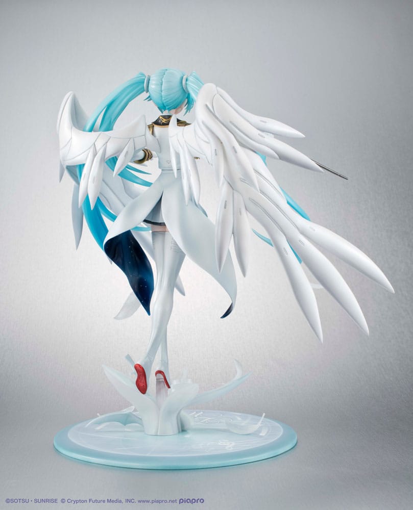 Mobile Suit Gundam x Hatsune Miku Lucrea PVC Statue Hatsune Miku x Wing Gundam Zero EW 45th Anniversary 27 cm - FanofThings.co.uk