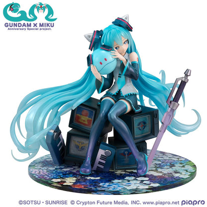Mobile Suit Gundam x Hatsune Miku Lucrea PVC Statue Hatsune Miku x OO Gundam 45th Anniversary 17 cm Megahouse