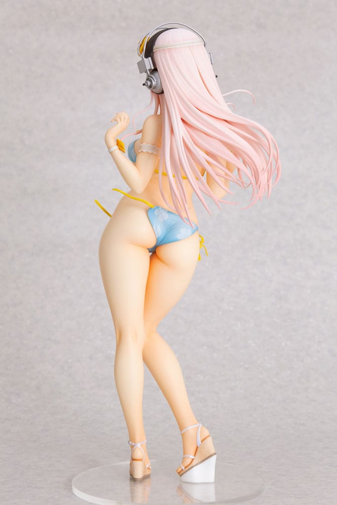 Super Sonico Statue 1/4.5 Super Sonico Summer Vacation Ver. 35 cm