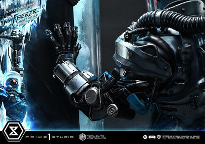 DC Comics Real Elite Masterline Series Statue 1/3 Batman (Comics) Mr. Freeze Heart of Ice (Design by Carlos D'Anda) 82 cm
