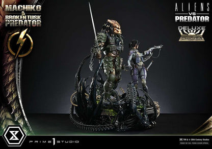 Aliens vs. Predator (Comic) Ultimate Premium Masterline Statue 1/4 Machiko & Broken Tusk Predator Deluxe Version 84 cm