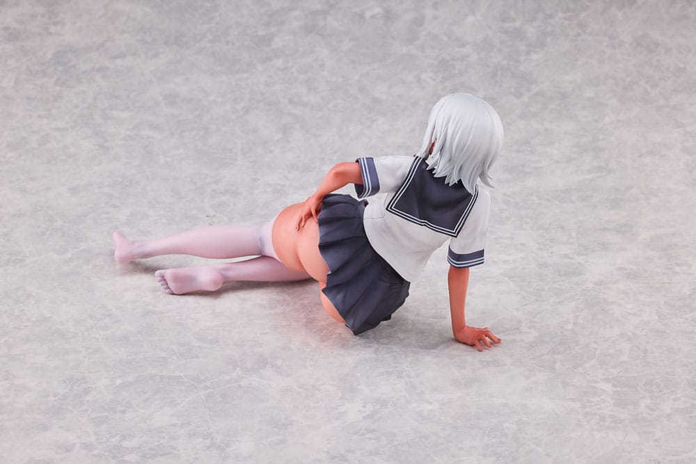 World Where the Thickness of a Girl's Thighs is Equal to Her Social Status Statue 1/5 Raura Aiza 14 cm Pure