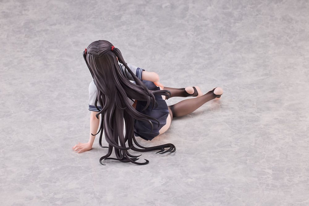 World Where the Thickness of a Girl's Thighs is Equal to Her Social Status Statue 1/5 Iroha Shishikura 14 cm Pure