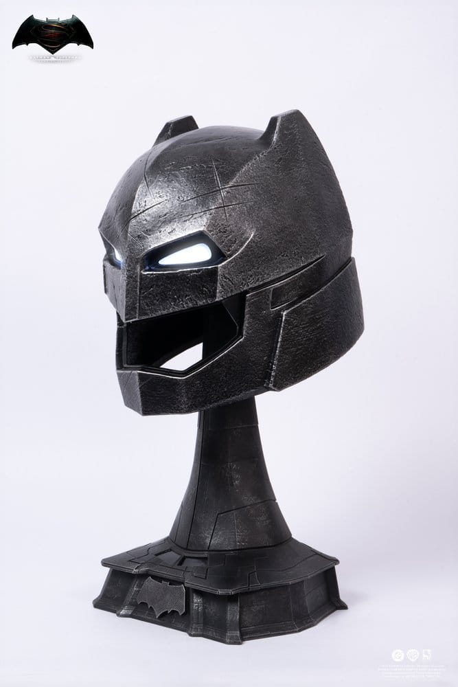 Justice League Replica 1/1 Batman v Superman: Dawn of Justice Armored Batman Helmet 50 cm