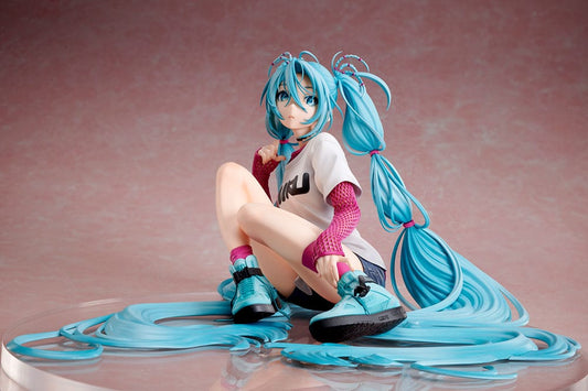 Hatsune Miku Statue 1/4 Yoneyama Mai The Latest Street Style ’Cute’ 17 cm Statues