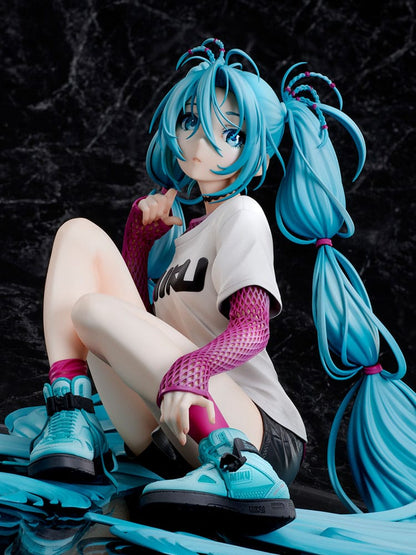 Hatsune Miku Statue 1/4 Yoneyama Mai The Latest Street Style ’Cute’ Limited Edition 17 cm Statues