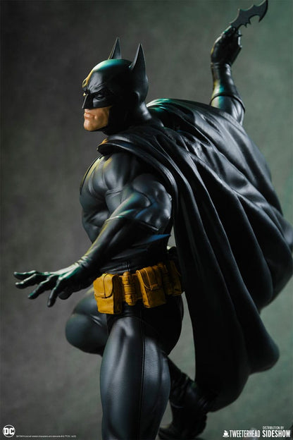DC Comics Maquette 1/6 Batman (Black and Gray Edition) 50 cm Statues