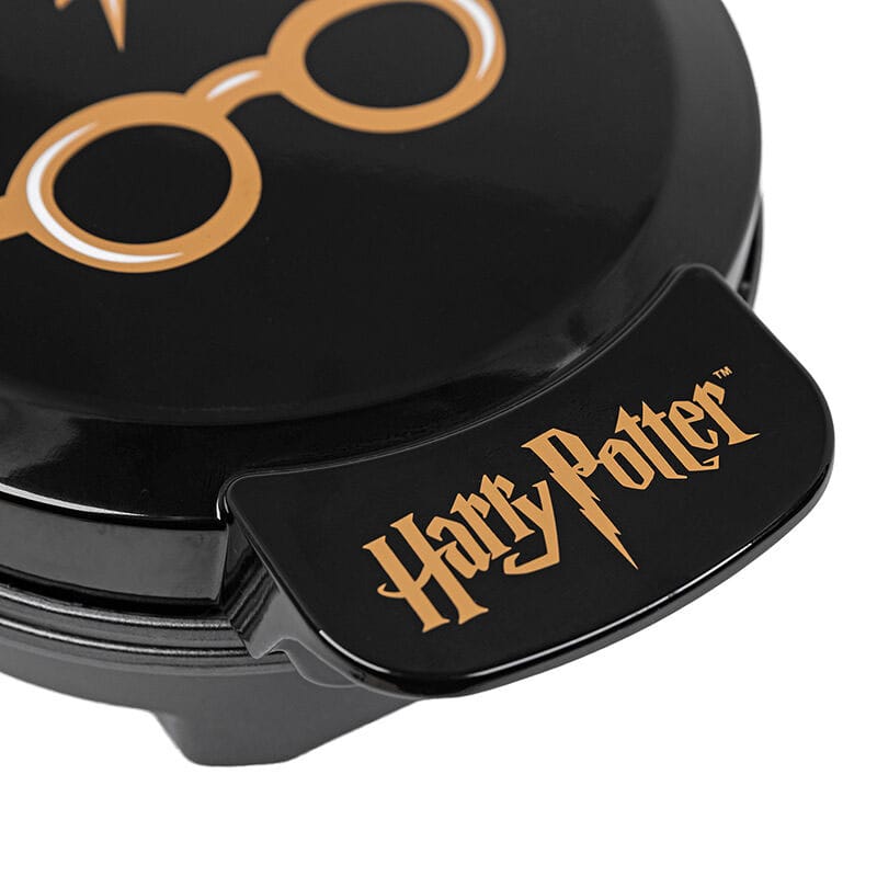 Harry Potter Waffle Maker Glasses and Lightning Bolt Uncanny Brands