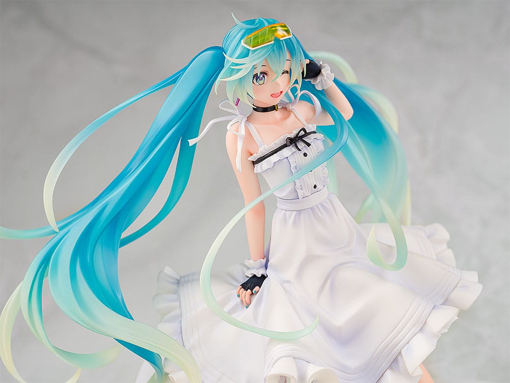 Hatsune Miku GT Project Original PVC Statue 1/7 Vacation Style Ver. 24 cm Wonderful Works