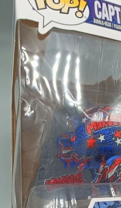 752 Captain America - Deluxe - Marvel Street Art Funko POP - Damaged Box
